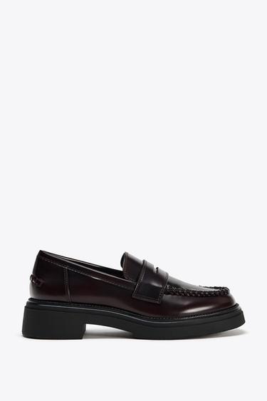 MOCASÍN PASADOS - Rojo Burdeos de Zara