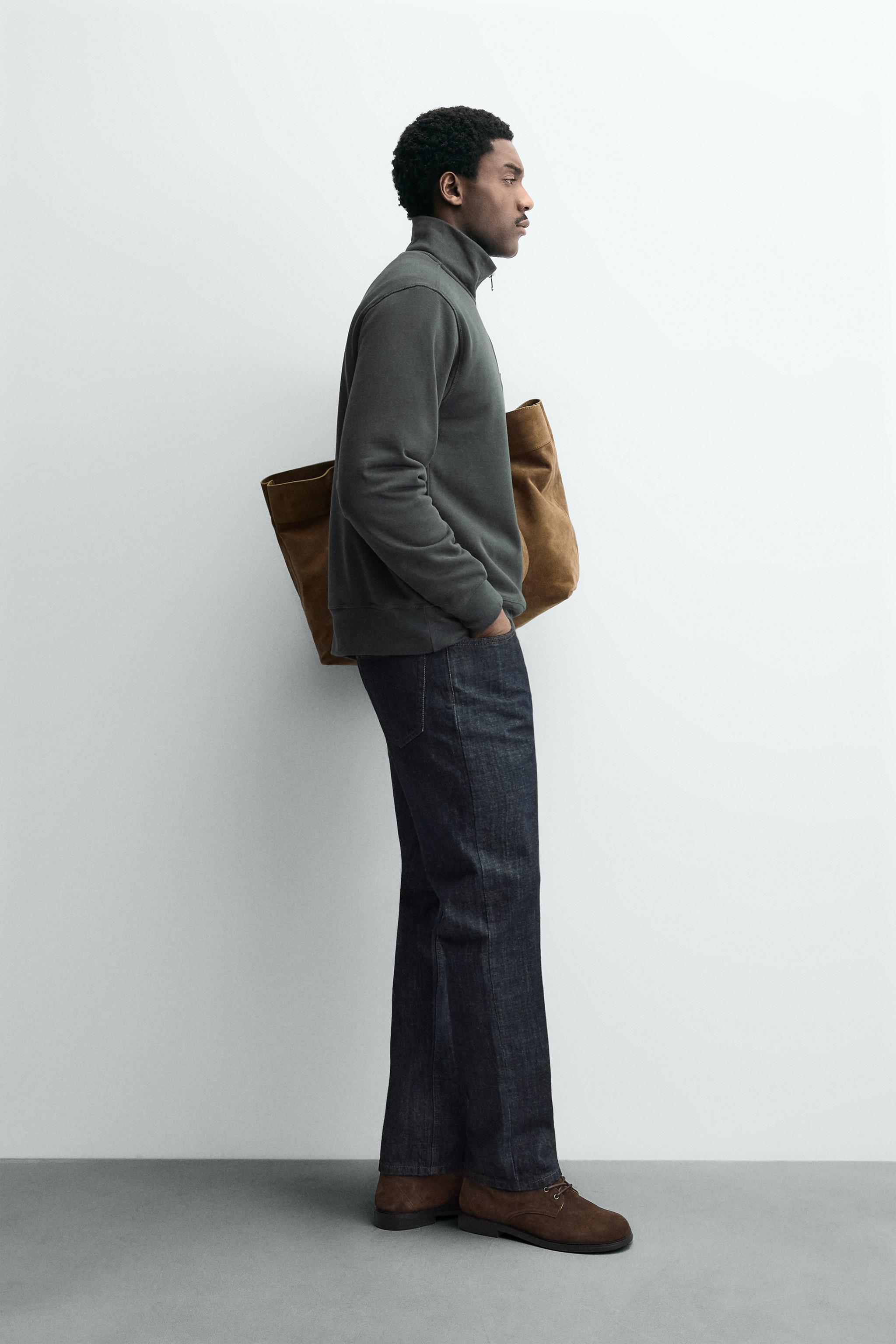 BASIC QUARTER-ZIP SWEATSHIRT