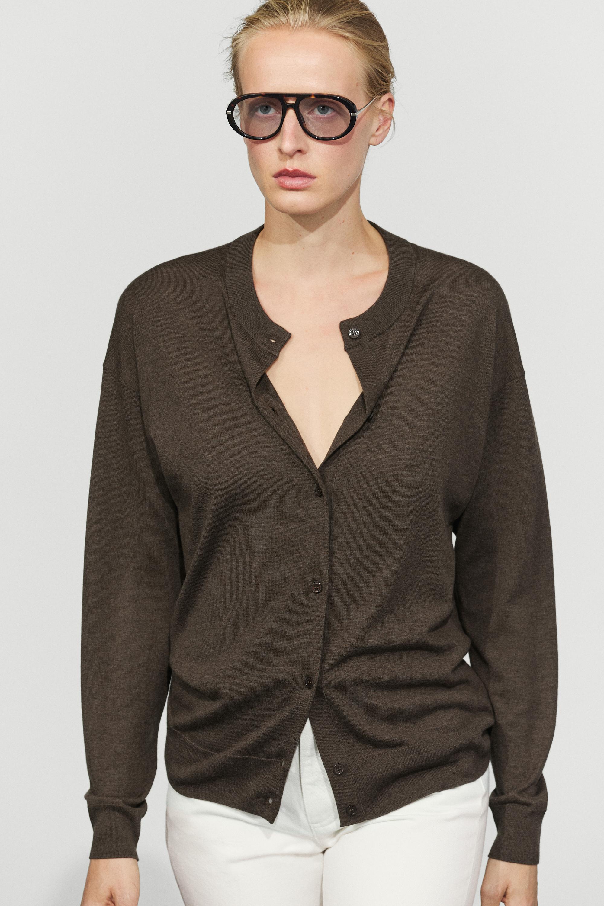 Long knit buttoned cardigan — Black gold