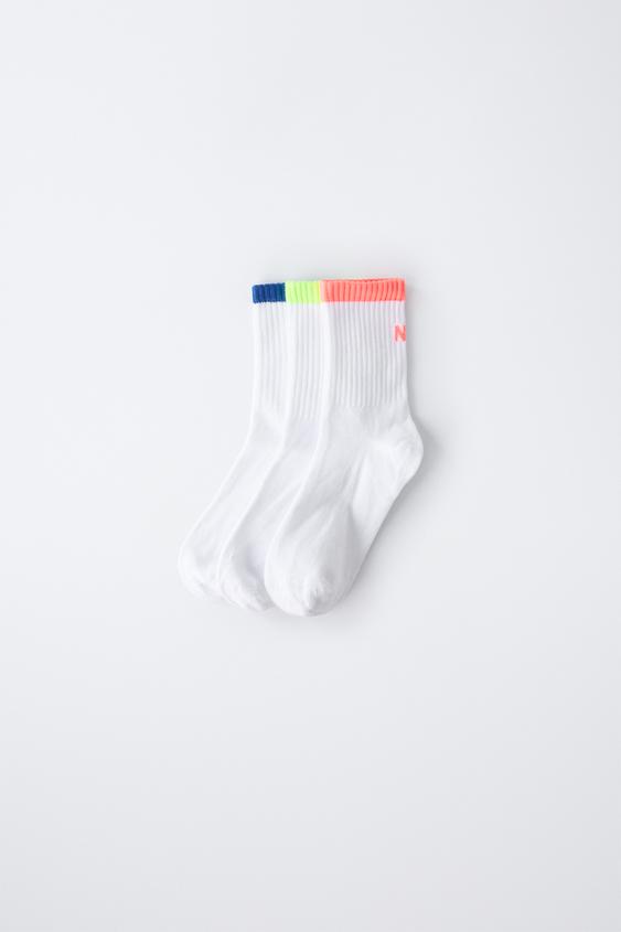 LOT DE TROIS PAIRES DE CHAUSSETTES À LETTRES FLUO - Blanc de Zara - Image 0