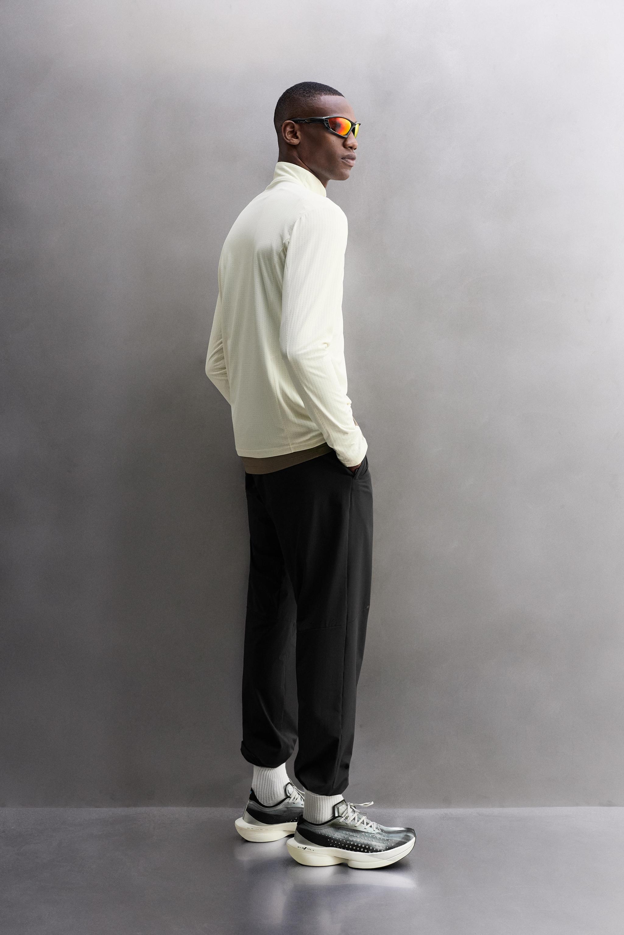 TECHNICAL QUARTER-ZIP T-SHIRT