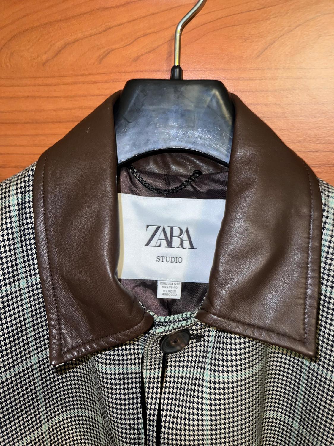 LIMITED EDITION CHECK TRENCH COAT WITH LEATHER DETAIL - Image 2