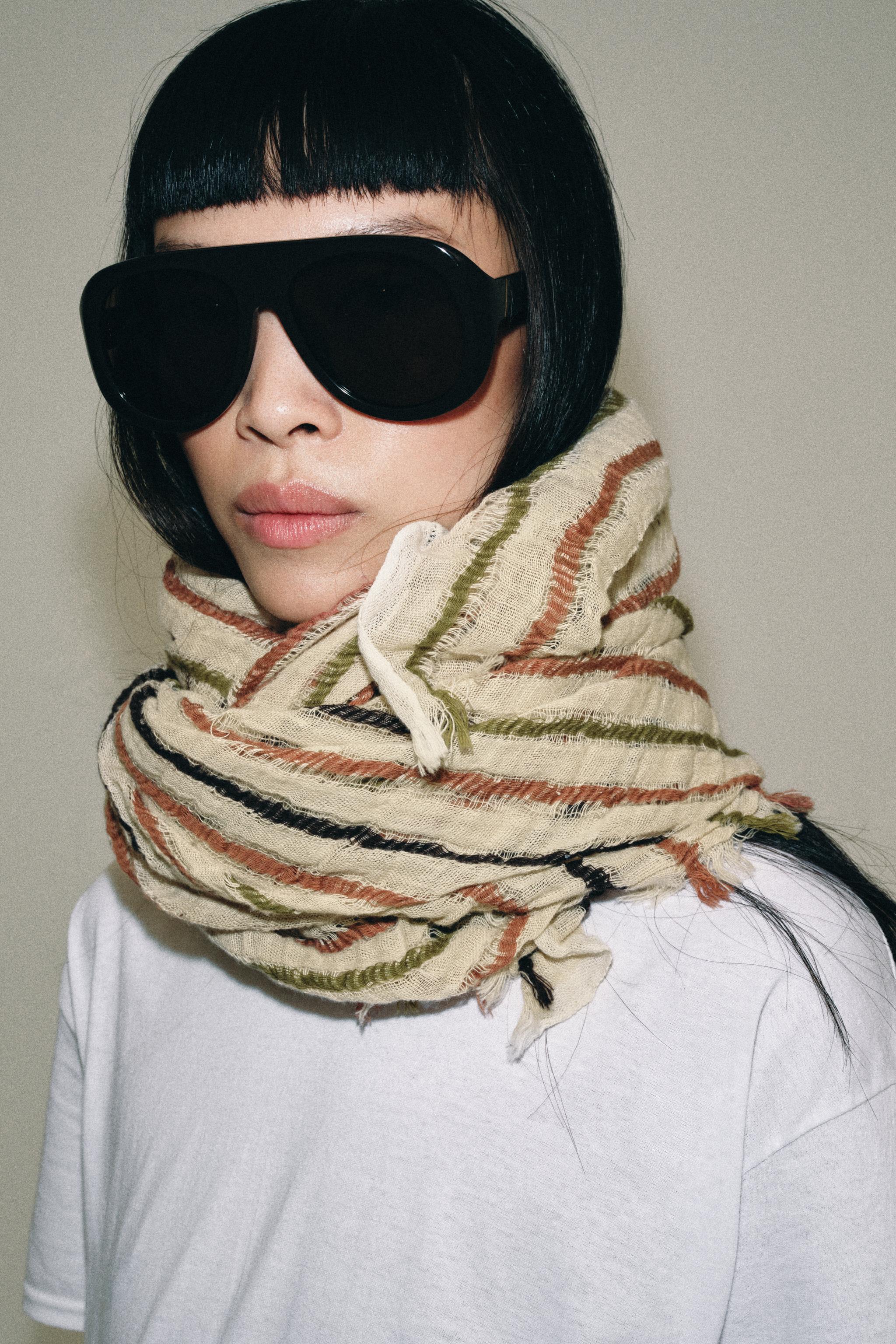 LINEN STRIPED SCARF — Sand