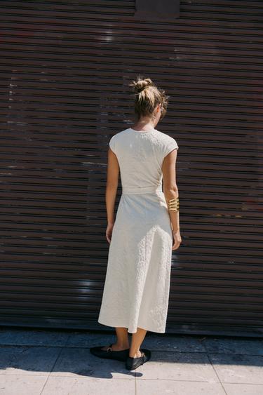 ROBE JACQUARD CEINTURE - Écru de Zara - Image 4