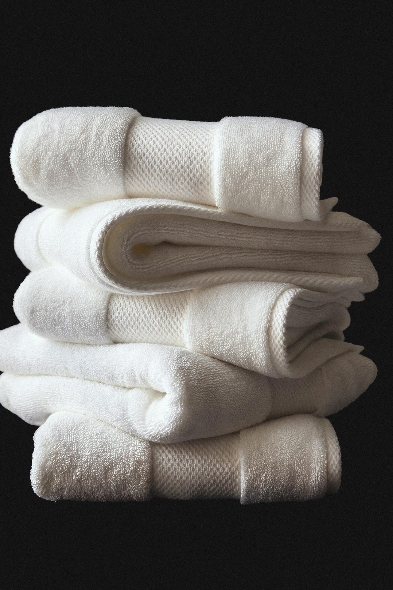EXTRA SOFT BATH TOWEL (800 GXM²) — White