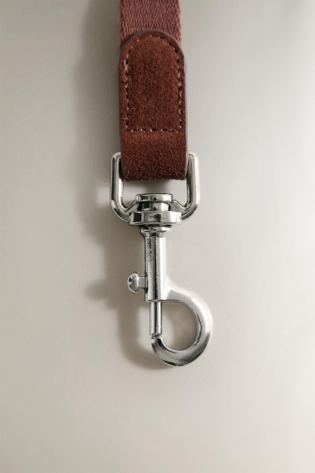 LEATHER PET LEAD WITH CLIP — Burgundy