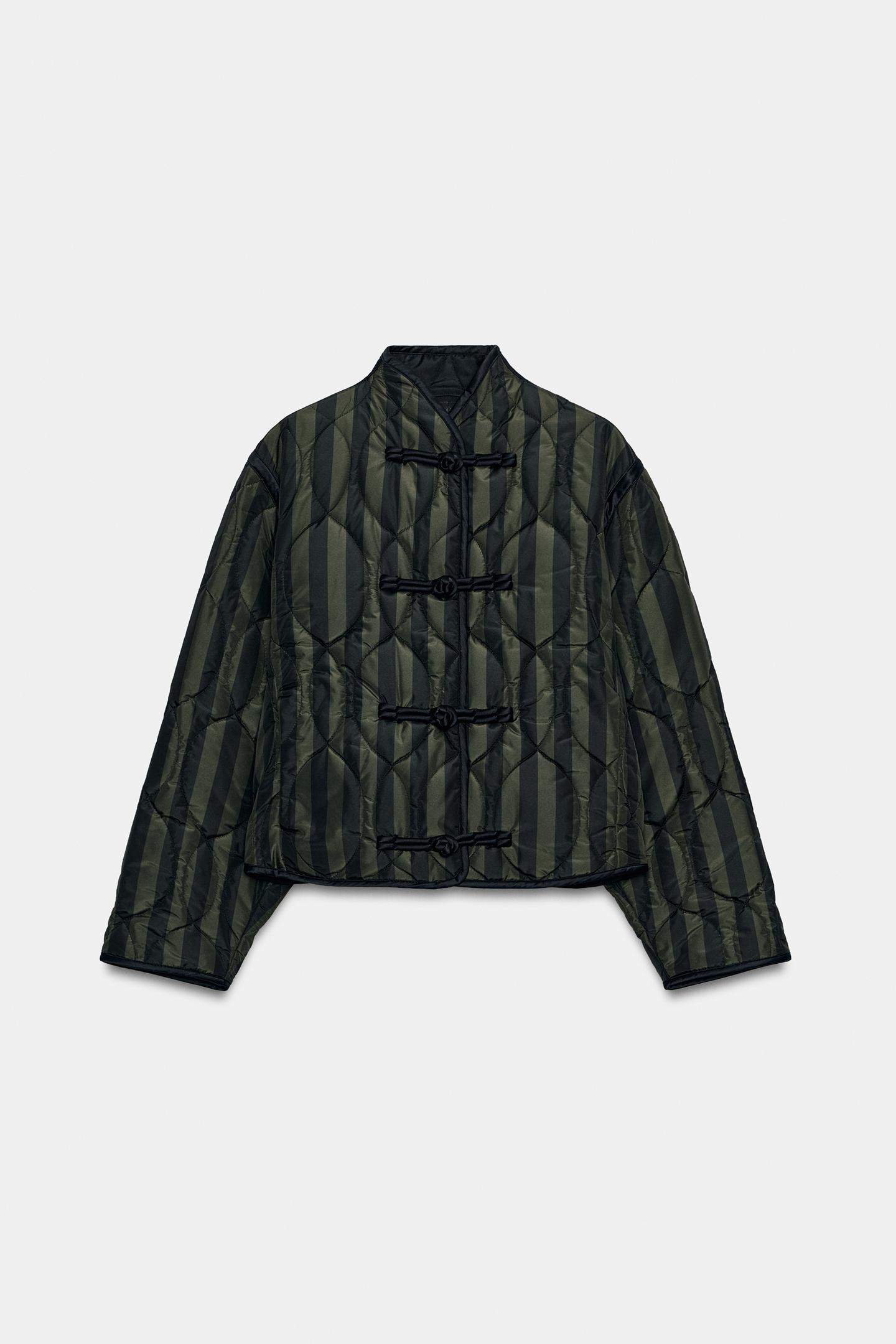 Женская куртка Zara Striped Quilted Jacket with Frog Fastenings, цвет: Тёмный хаки — фото 7