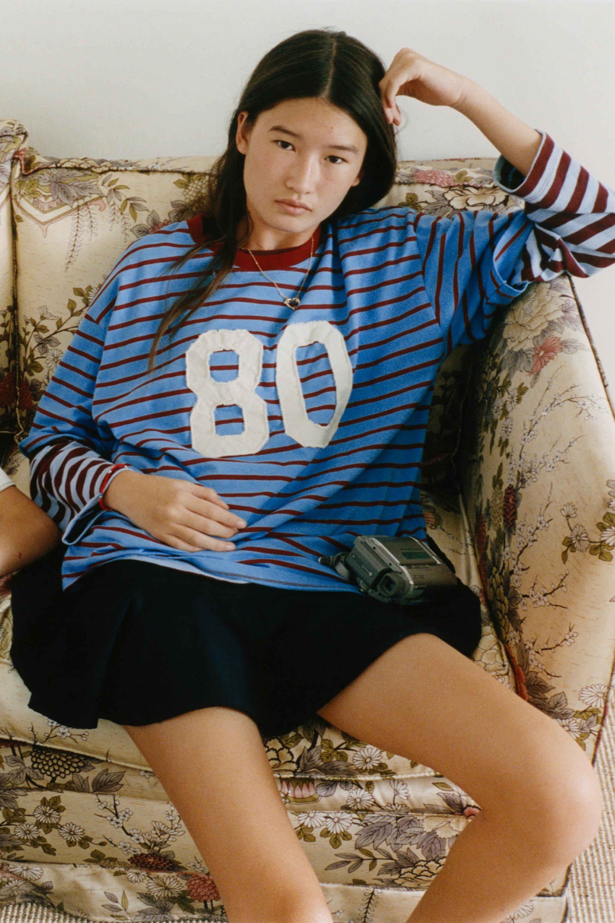 STRIPED NUMBER PATCH T-SHIRT — Light blue