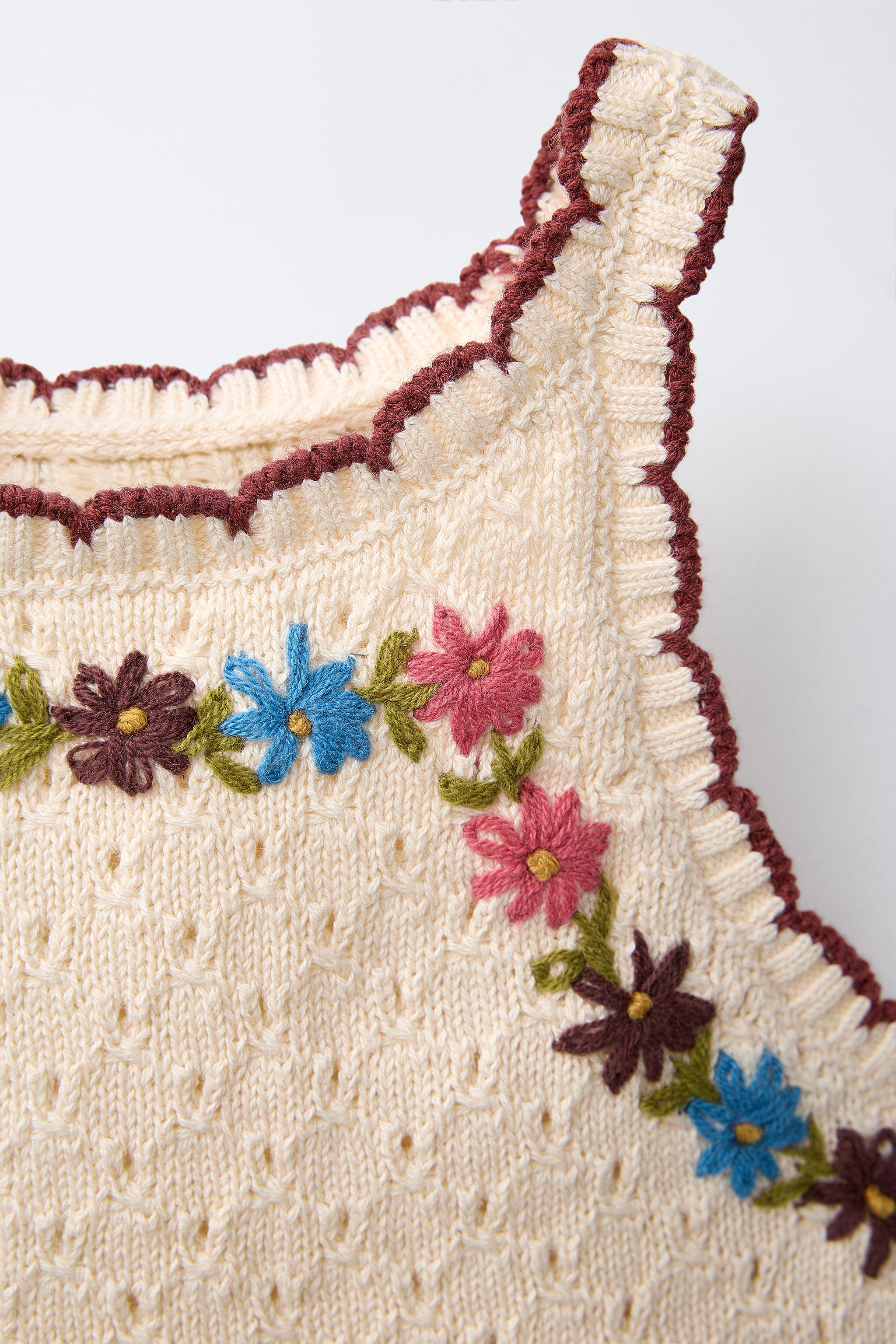 EMBROIDERED FLORAL KNIT TOP