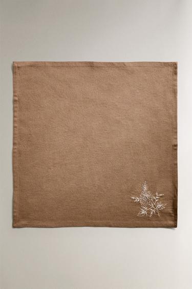 PACK OF EMBROIDERED FLORAL NAPKINS (PACK OF 2) - Brown by Zara - Image 1