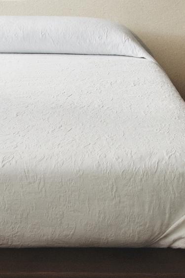 FLORAL JACQUARD BEDSPREAD - White by Zara
