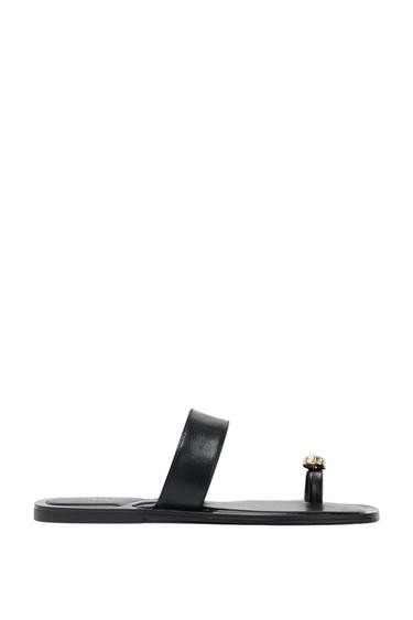 ZEHENSANDALE MIT METALLIC-SCHMUCKPERLEN - Schwarz von Zara - Bild 0