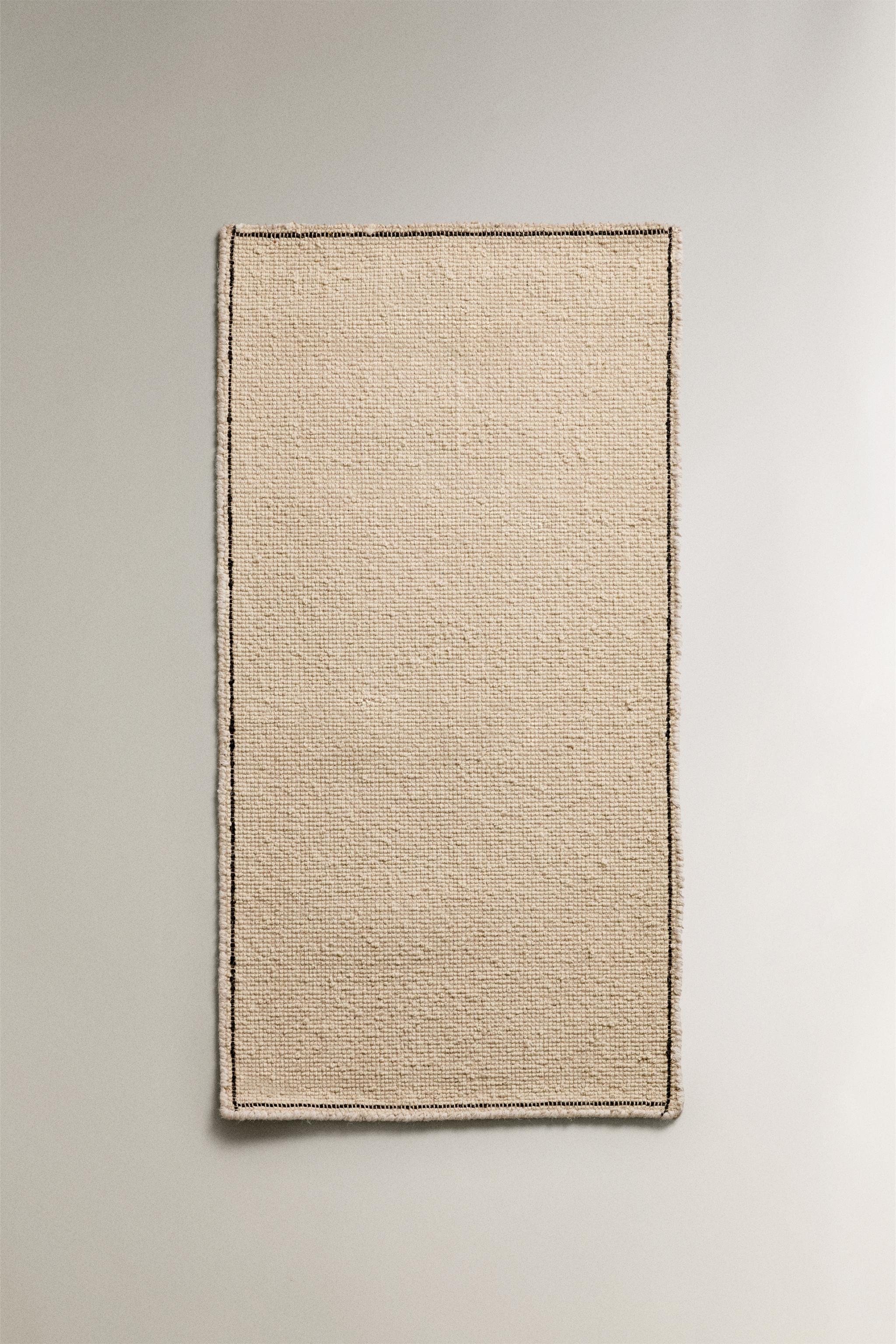 RECTANGULAR BOUCLÉ WOOL AREA RUG