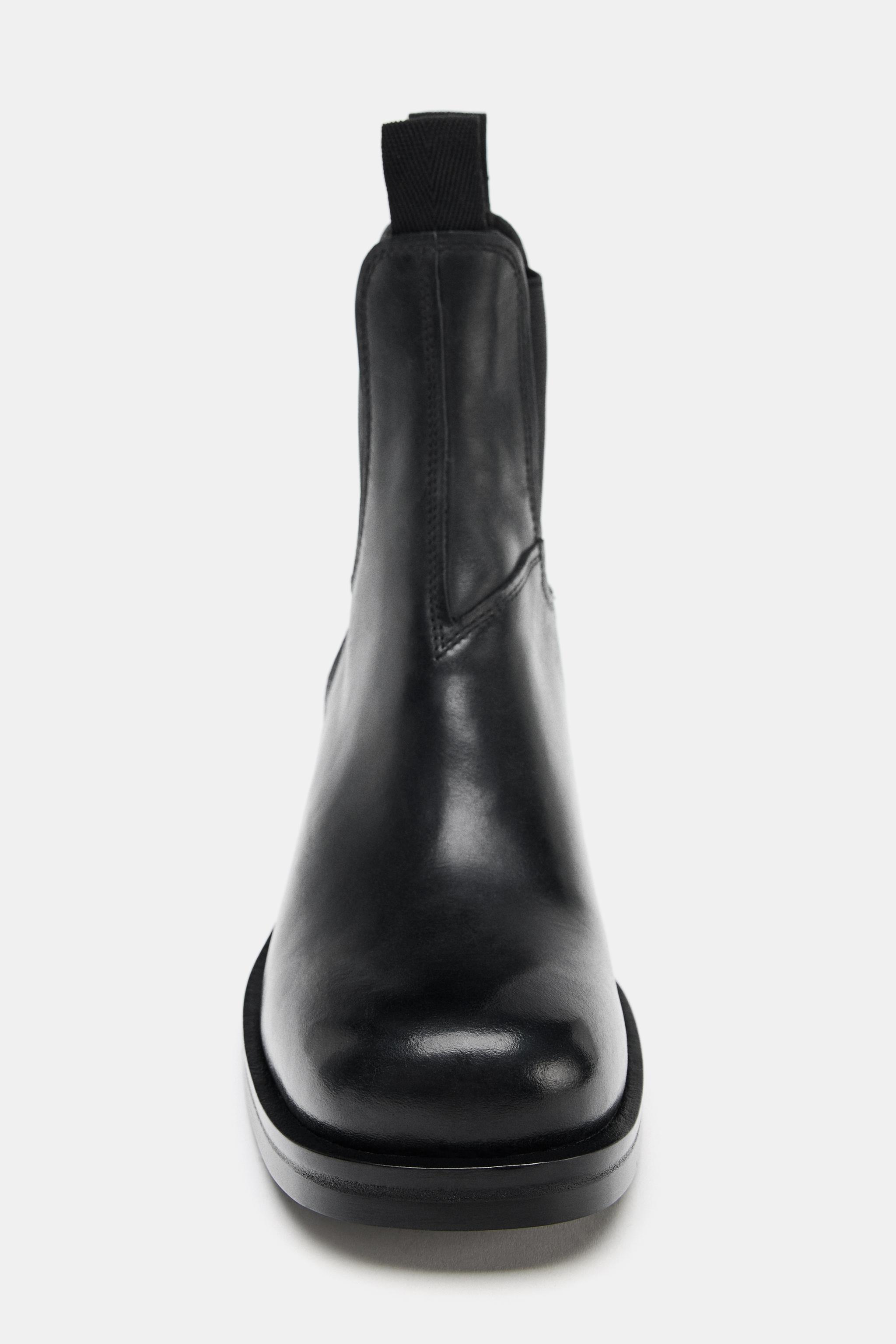 BOTTINES EN CUIR À ÉLASTIQUES LATÉRAUX