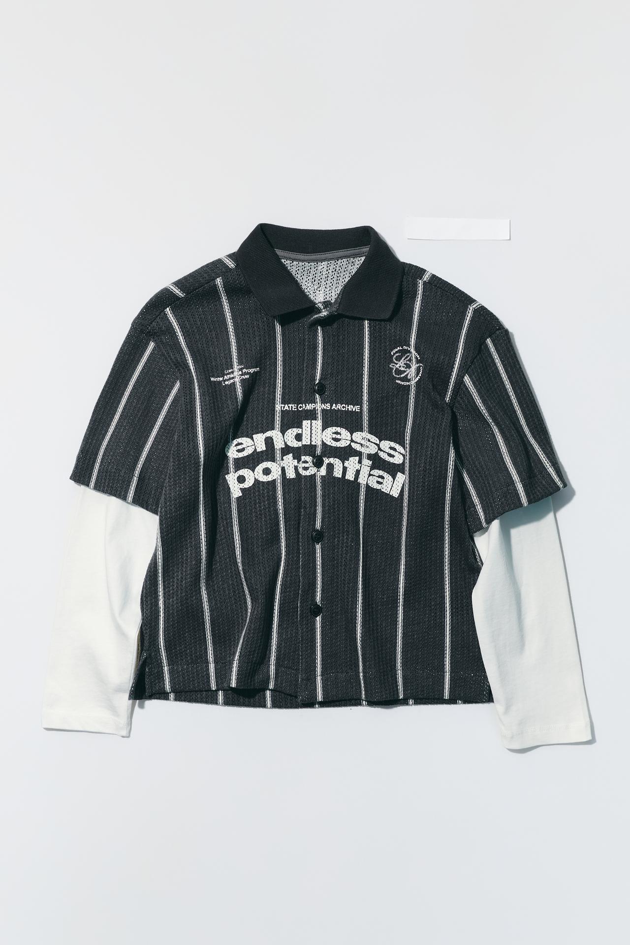 TEXTURED DOUBLE-SLEEVE STRIPE AND TEXT PRINT SHIRT — Black