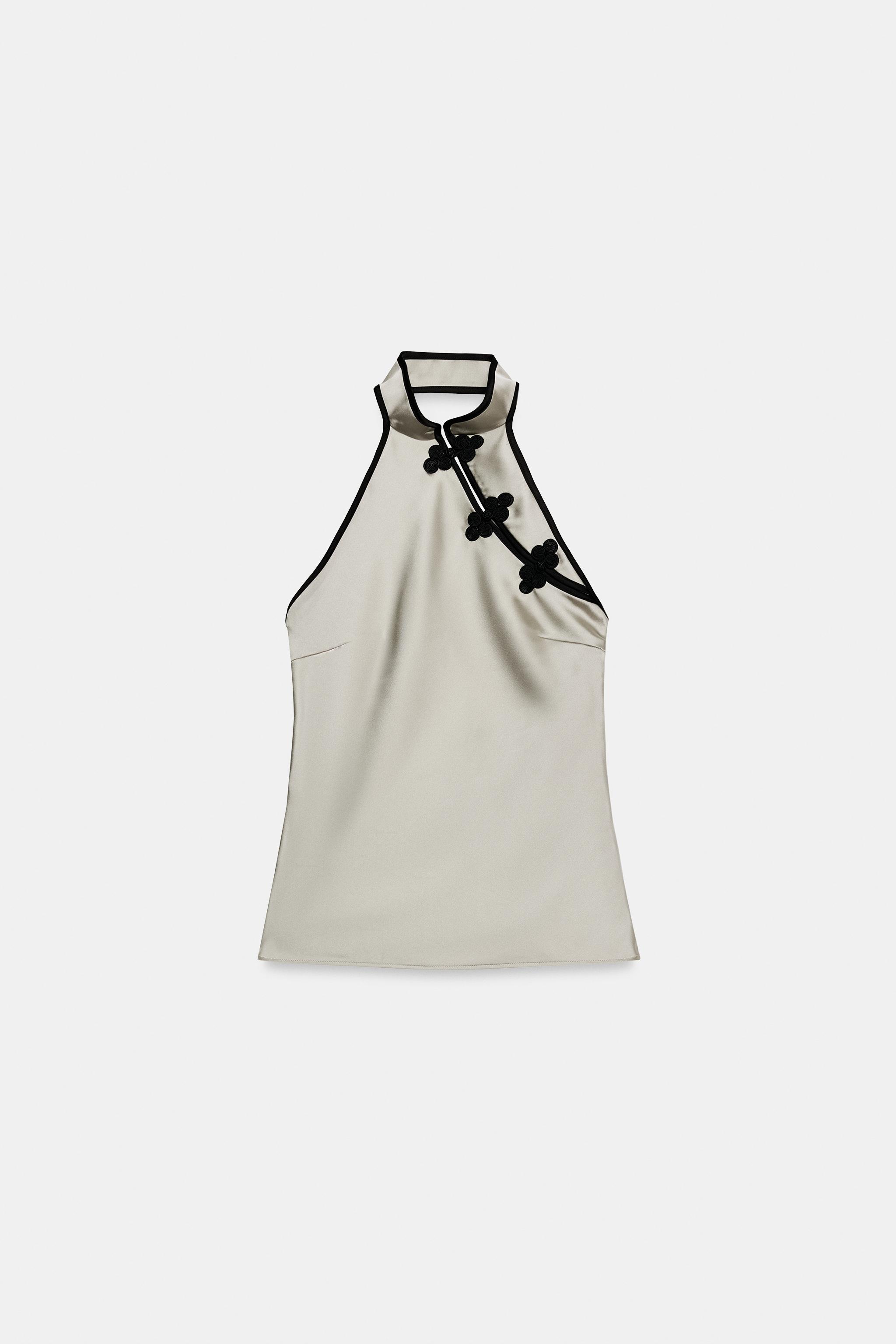 TOP SATINÉ HALTER À BRANDEBOURGS