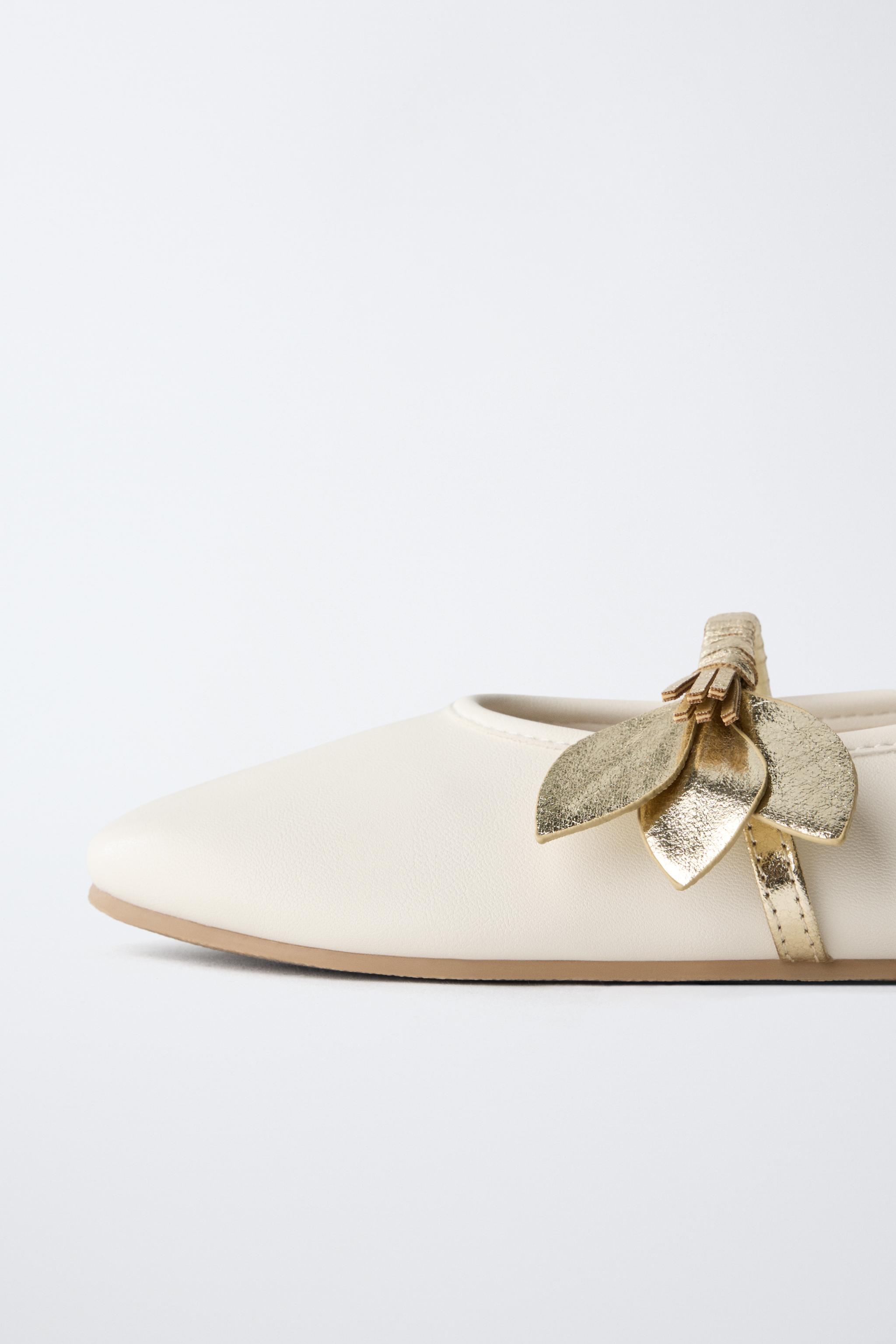 BALLERINES AVEC DÉTAIL FLEUR