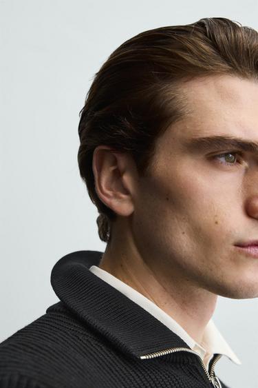 PULL EN MAILLE PERLÉE À COL ZIPPÉ - Noir de Zara - Image 4