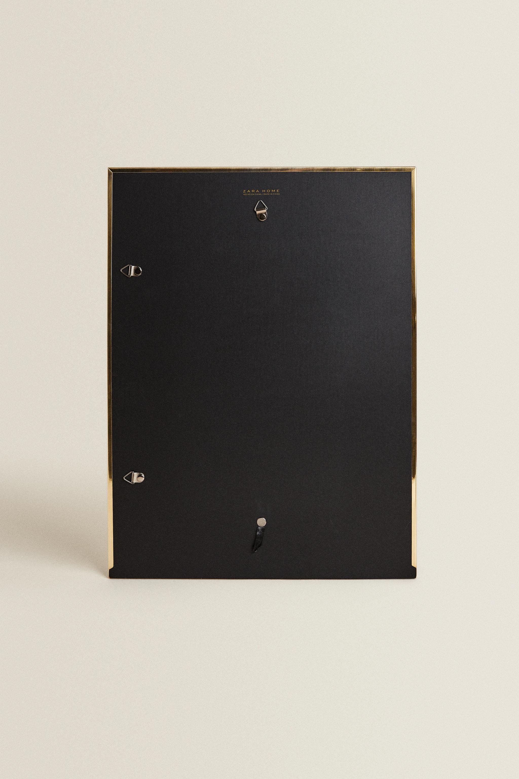 GOLDEN METAL PHOTO FRAME