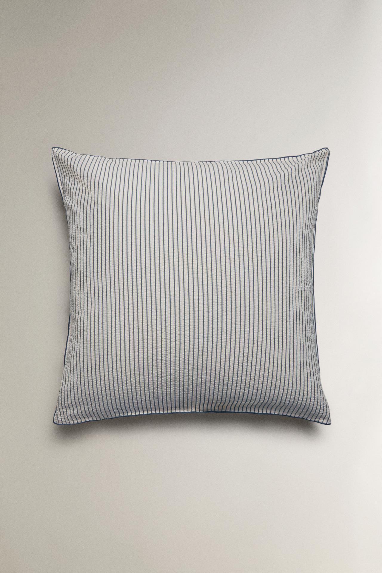 STRIPED SEERSUCKER PILLOWCASE WITH PIPING — Blue