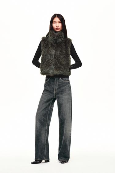 FAUX FUR GILET - Taupe grey by Zara