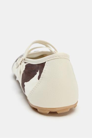BALLERINES SPORT IMPRIMÉ ANIMALIER AVEC BRIDES - Multicolore de Zara - Image 5