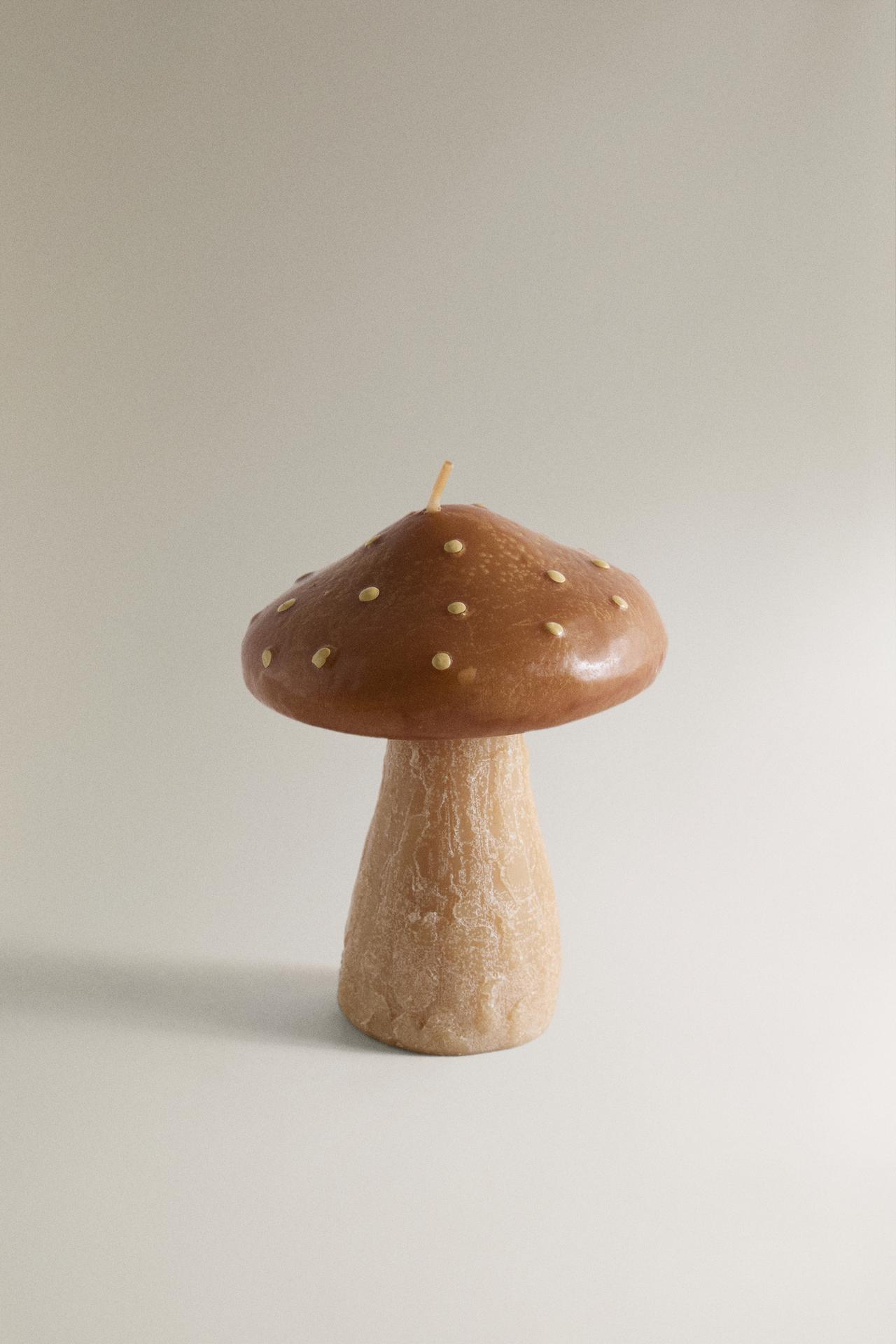 SMALL MUSHROOM SCENTED CANDLE PUMPKIN SPICE