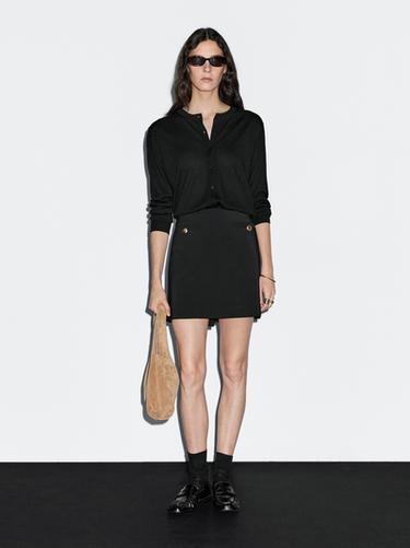 Falda mini botones - Negro de Zara
