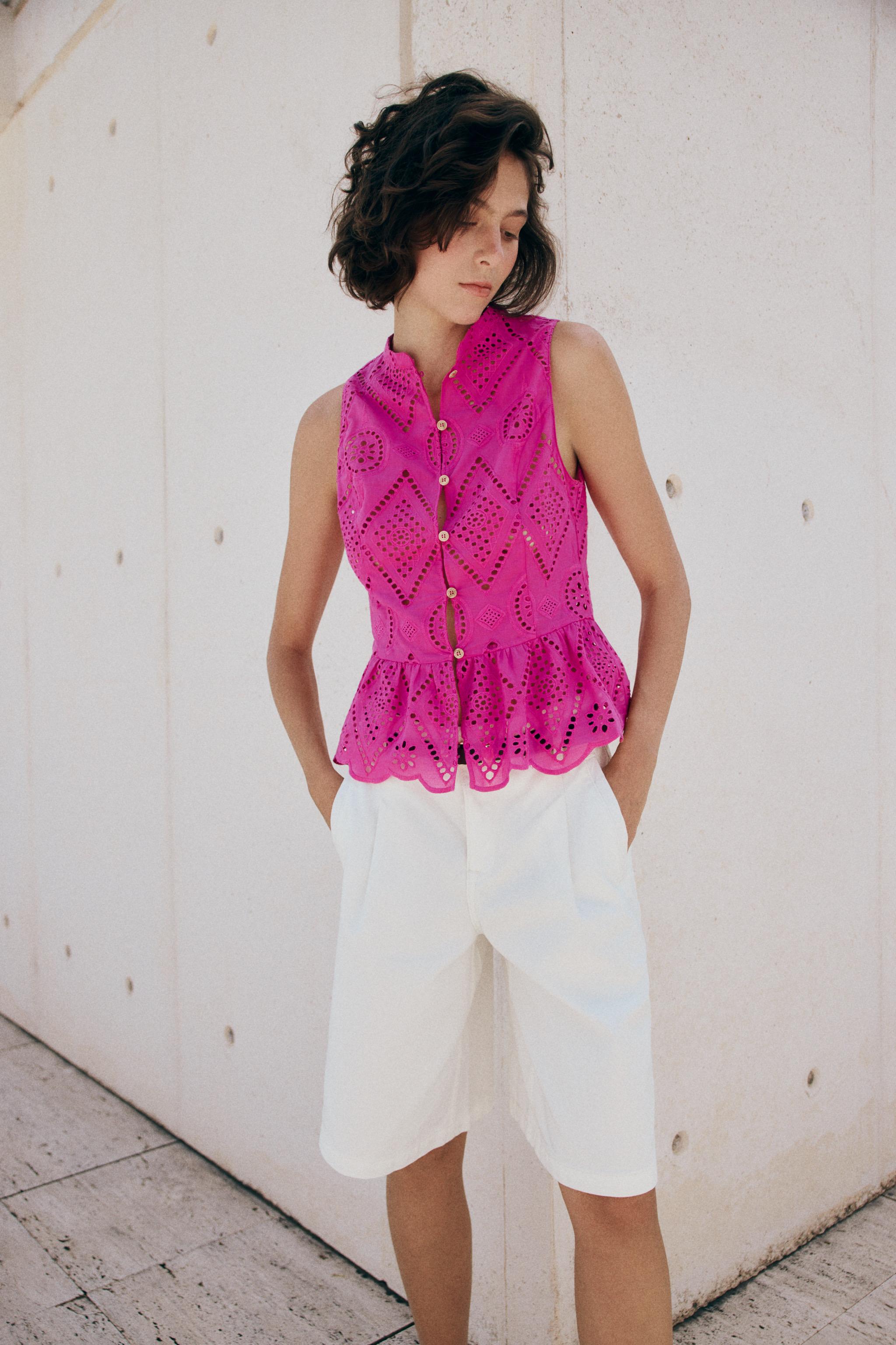 EMBROIDERED EYELET PEPLUM TOP — Fuchsia