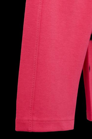 HOSE MIT WEITEM BEIN AUS INTERLOCK MIT RELIEF-SCHRIFTZUG - Erdbeerrosa von Zara