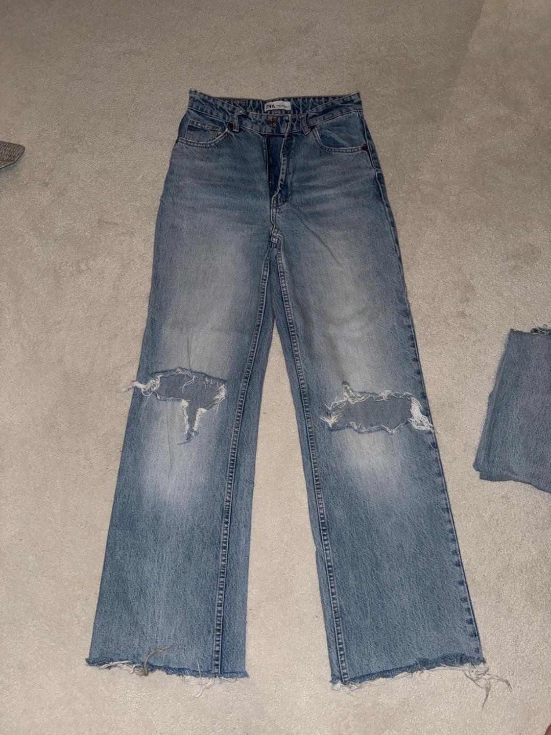 Z1975 STRAIGHT CROPPED RIPPED JEANS