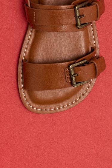 SANDALES À BOUCLES - Marron de Zara - Image 9