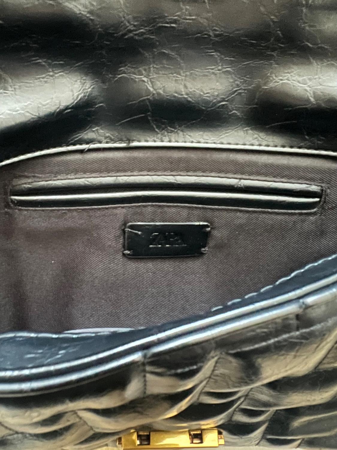QUILTED SHOULDER BAG - Image 4