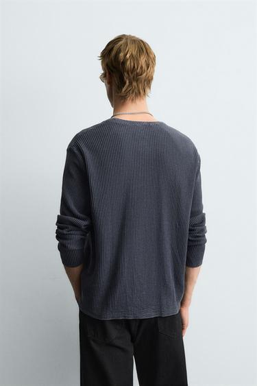 PULL COL BOUTONNÉ DÉLAVÉ - Indigo de Zara - Image 2