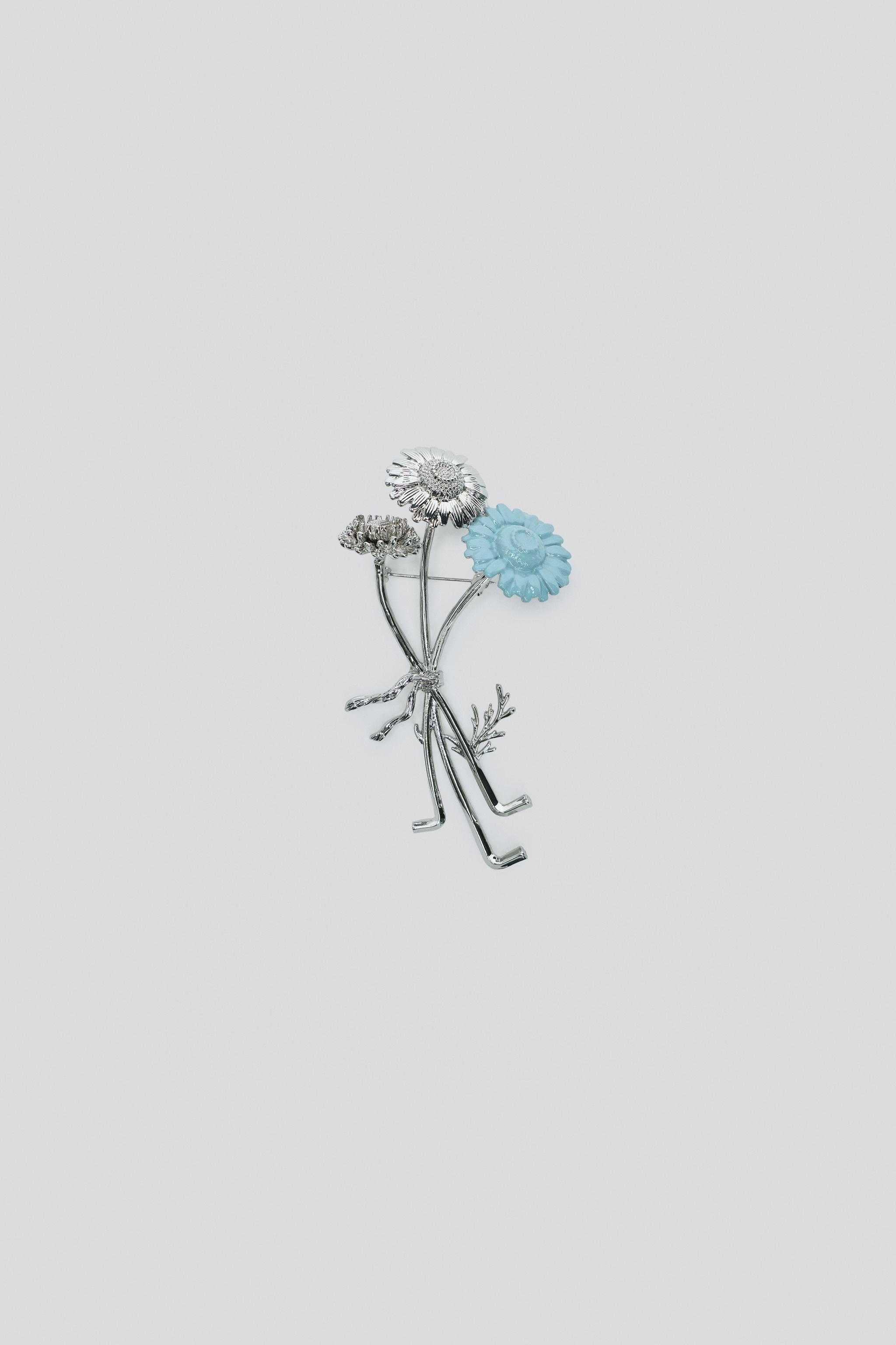 METALLIC 3-FLOWER BROOCH