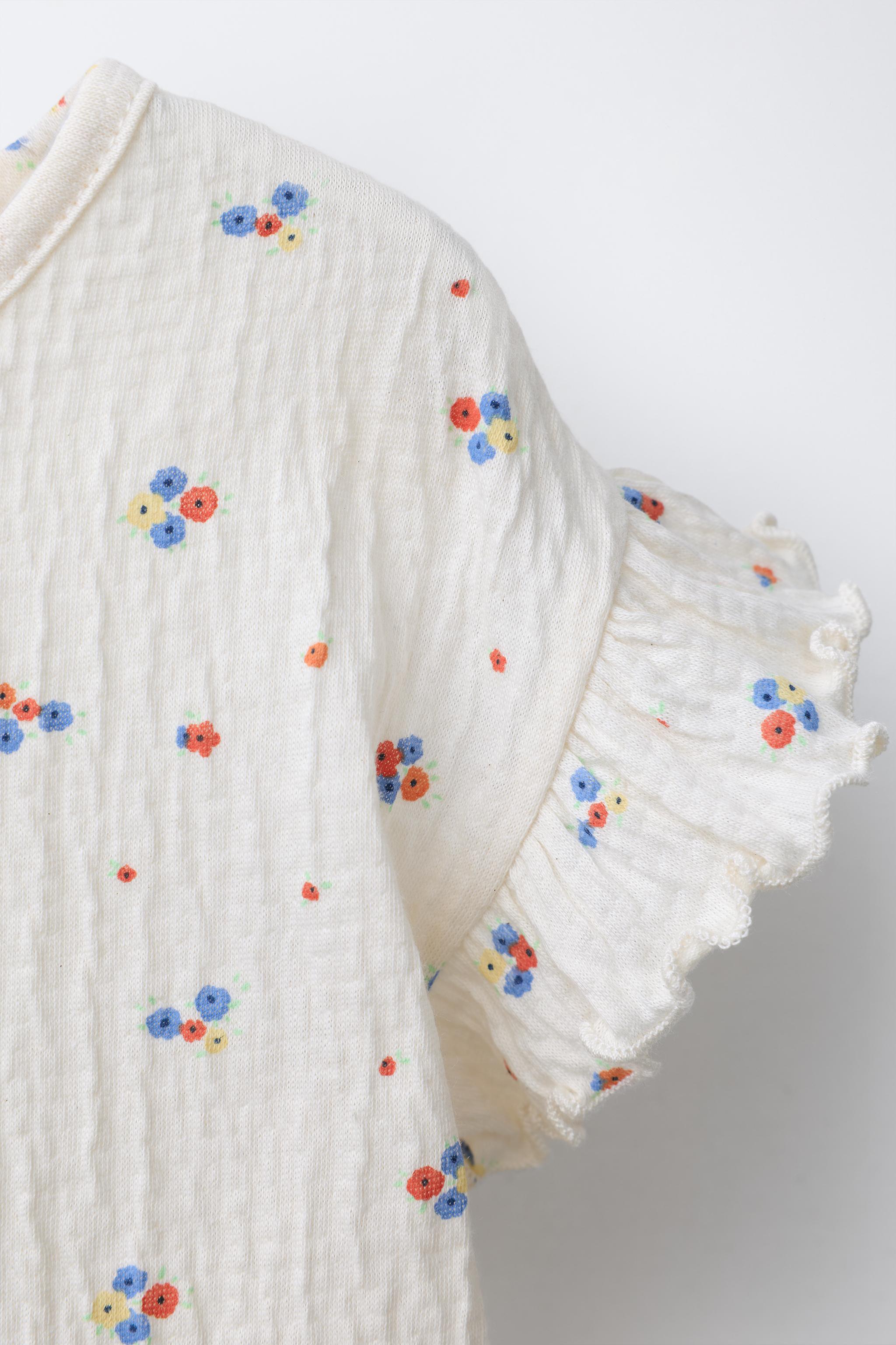 TEXTURED FLORAL T-SHIRT