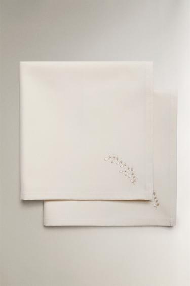 PACK OF PLANT EMBROIDERY NAPKINS (PACK OF 2) - Beige by Zara - Image 0