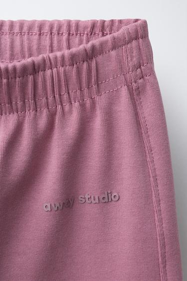 PANTALON EN MOLLETON WIDE LEG INSCRIPTION EN RELIEF - Rose foncé de Zara - Image 3