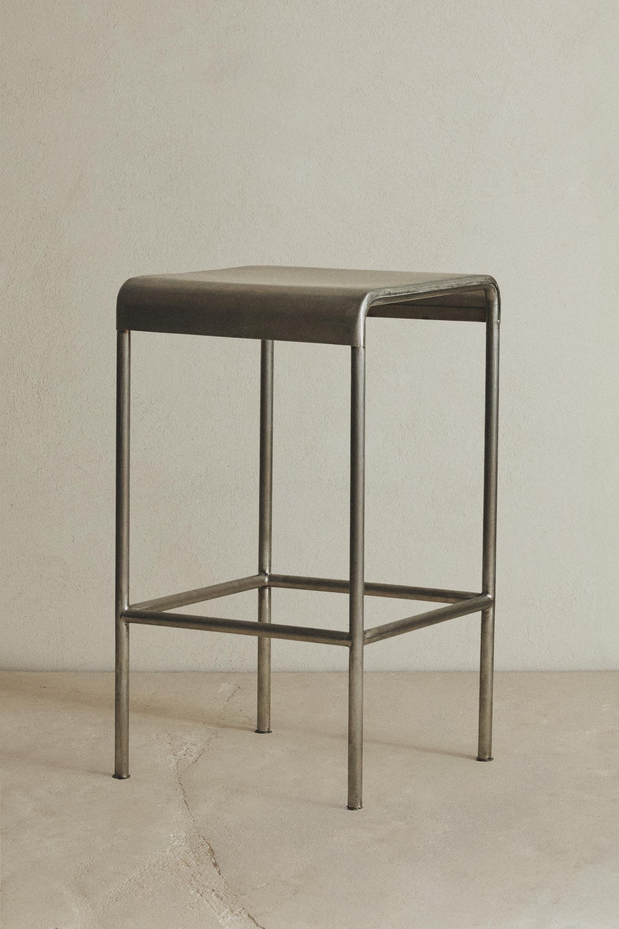 STEEL BAR STOOL