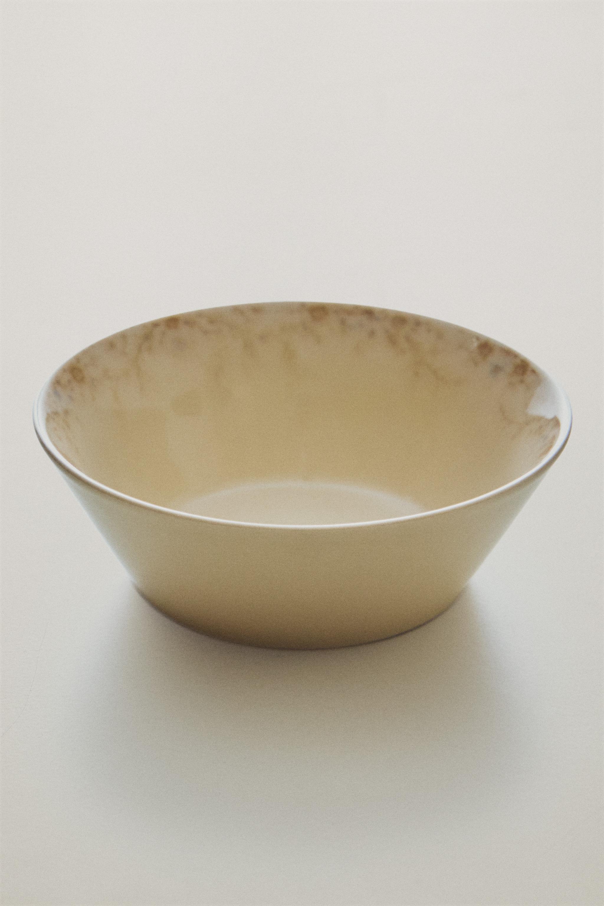 GARDENIA STONEWARE BOWL
