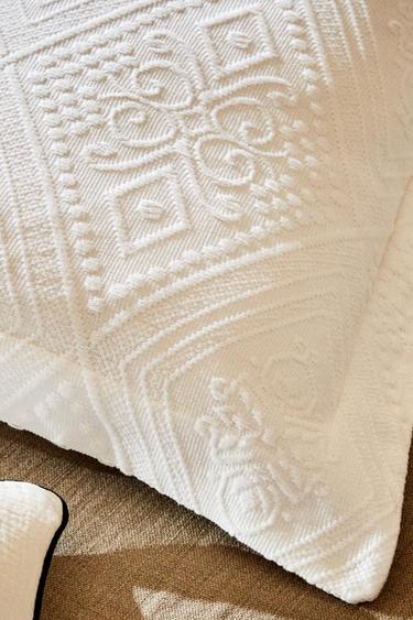 Zara COTTON THROW PILLOW COVER WITH A GEOMETRIC DESIGN - White
