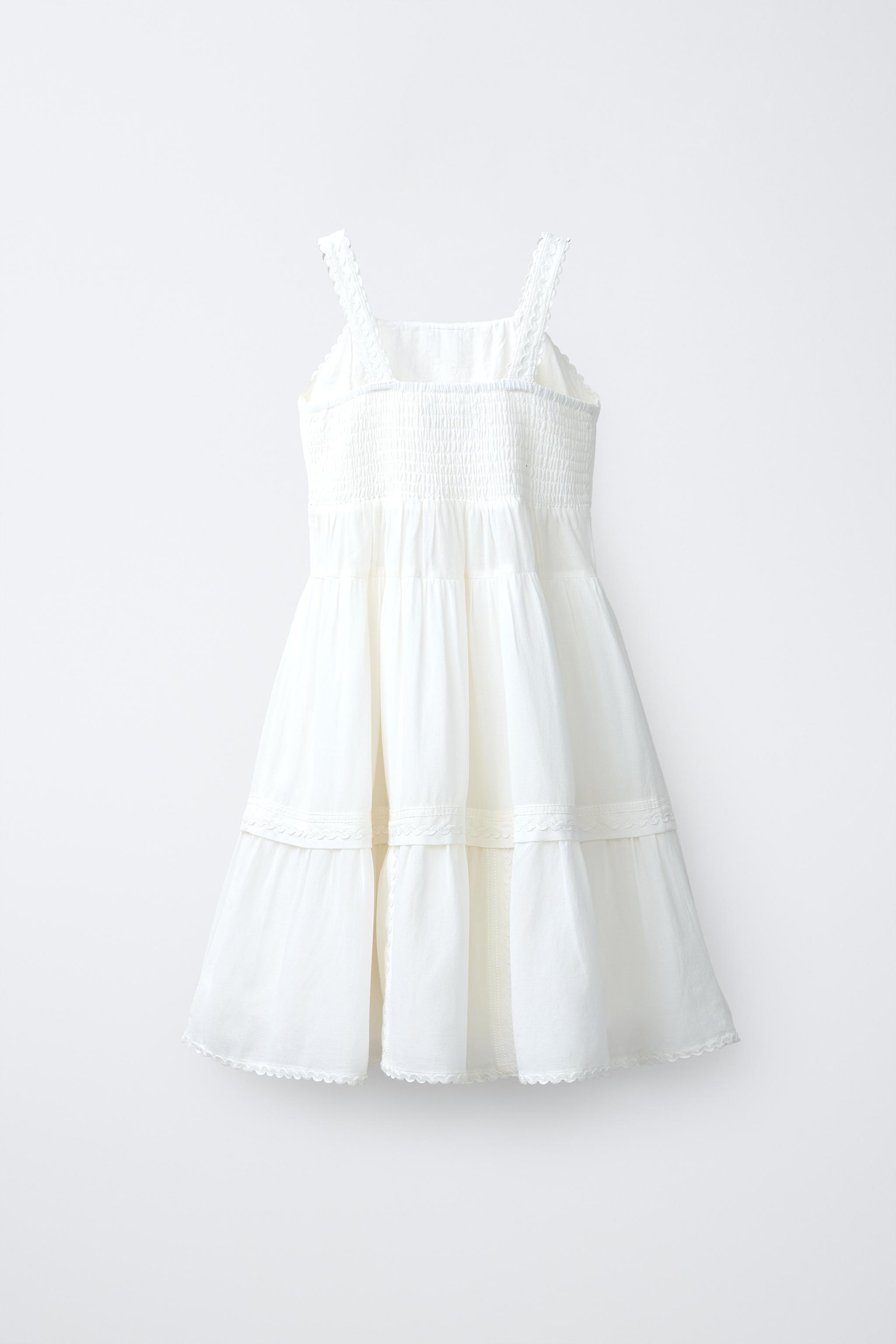 ROBE BRODERIES ROMANTIQUE