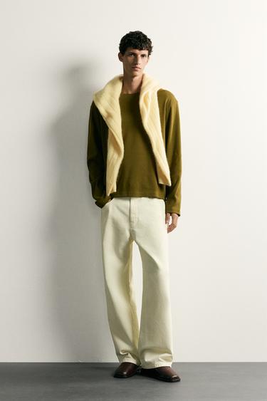 CAMISETA RELAXED FIT ESTRUCTURA - Pistacho de Zara - Imagen 0