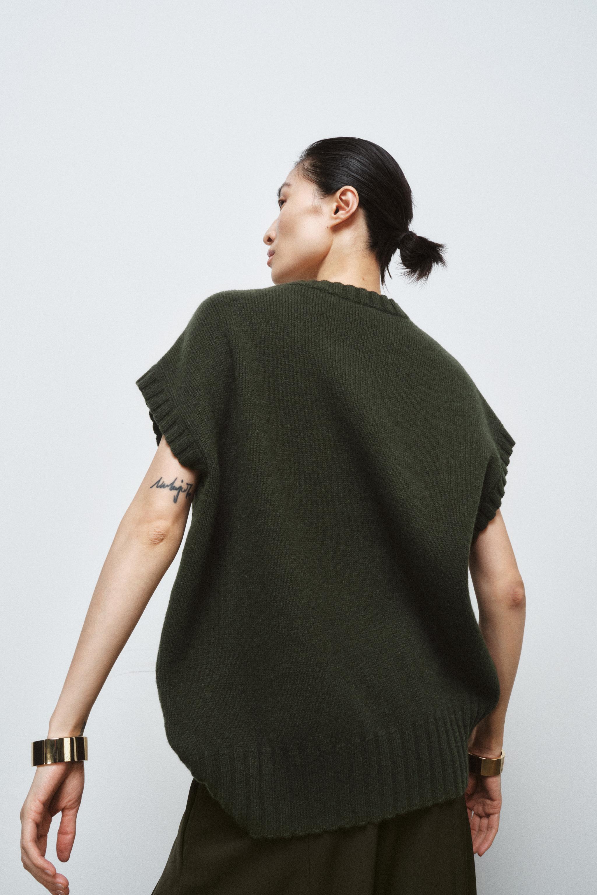OVERSIZED ASYMMETRIC HEM WOOL VEST