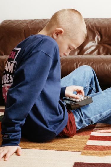 T-SHIRT IMPRIMÉ EN RELIEF - Bleu de Zara