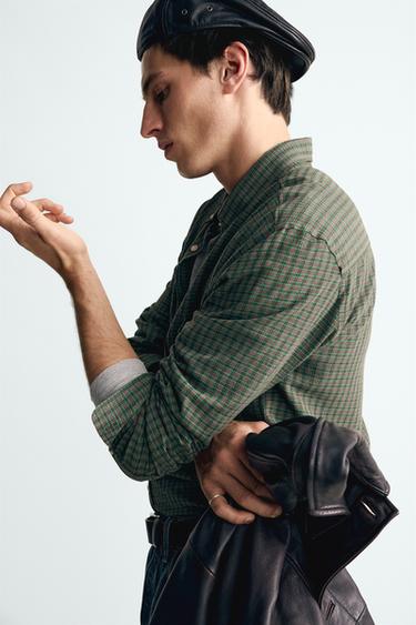 قلنسوة جلد إصدار محدود - أسود by Zara - Image 0