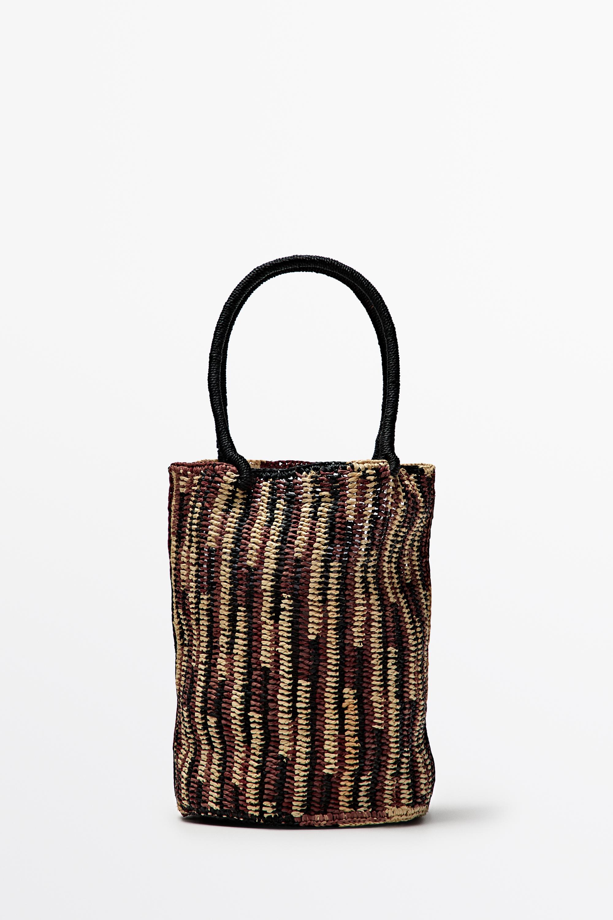 Mini raffia bucket bag