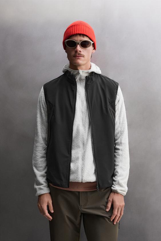 GILET TECHNIQUE COMBINÉ - Noir / Blanc de Zara - Image 1