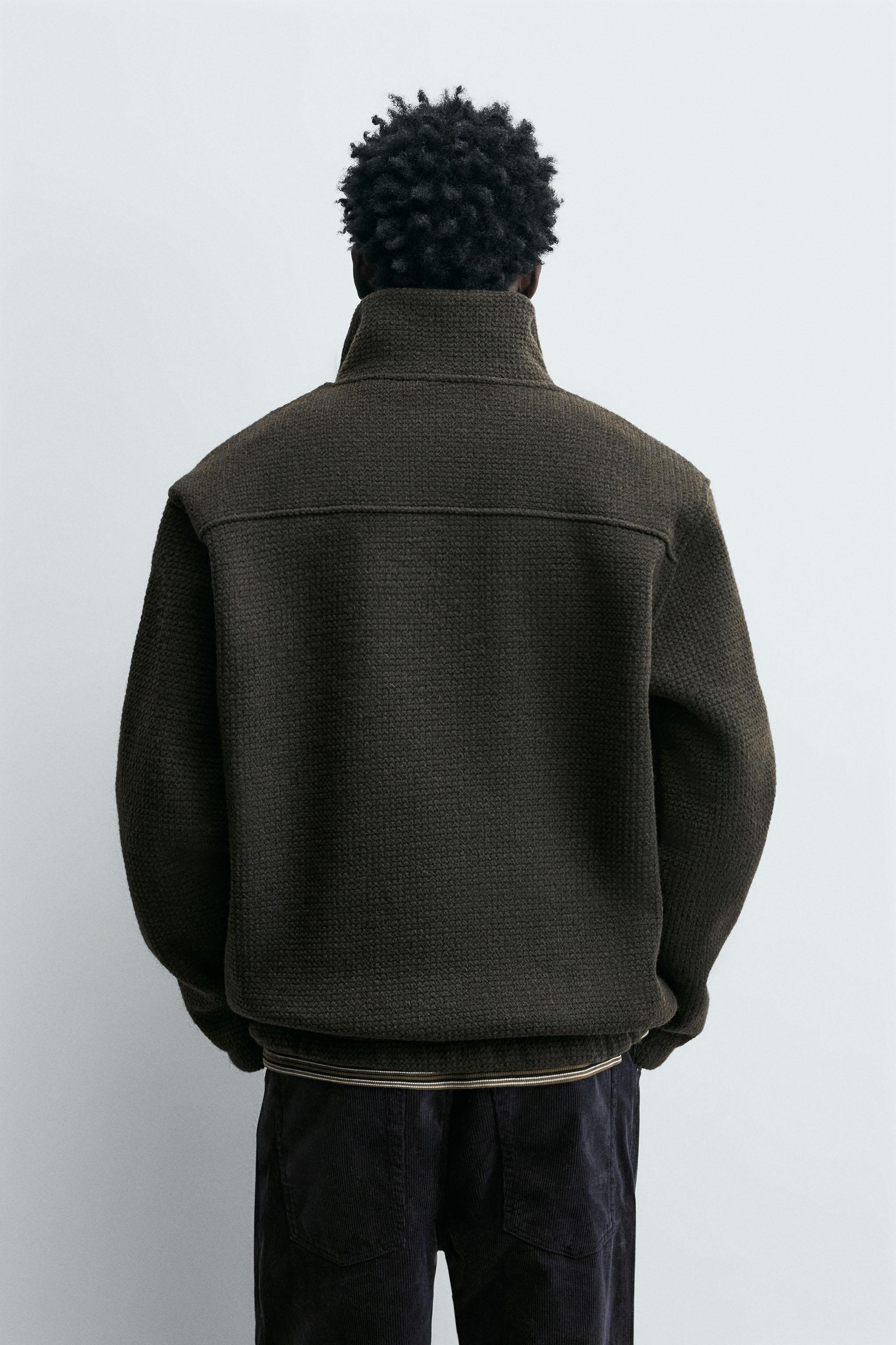 TEXTURED QUARTER-ZIP SWEATSHIRT