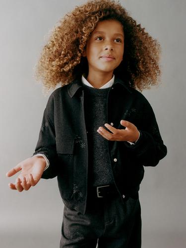 BOMBER S VÝŠIVKOU KVĚTIN - Antracit tmavý od Zara